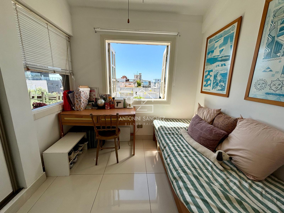 Apartamento ID.1569 - Apartamento en venta de 2 dormitorios, en peninsula.