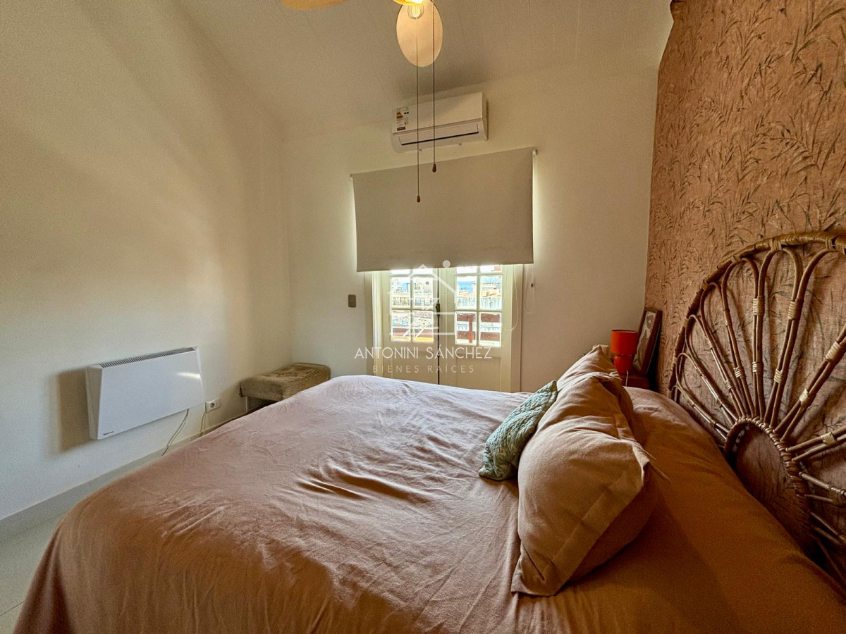 Apartamento ID.1569 - Apartamento en venta de 2 dormitorios, en peninsula.