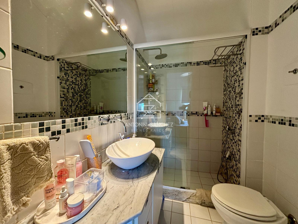 Apartamento ID.1569 - Apartamento en venta de 2 dormitorios, en peninsula.