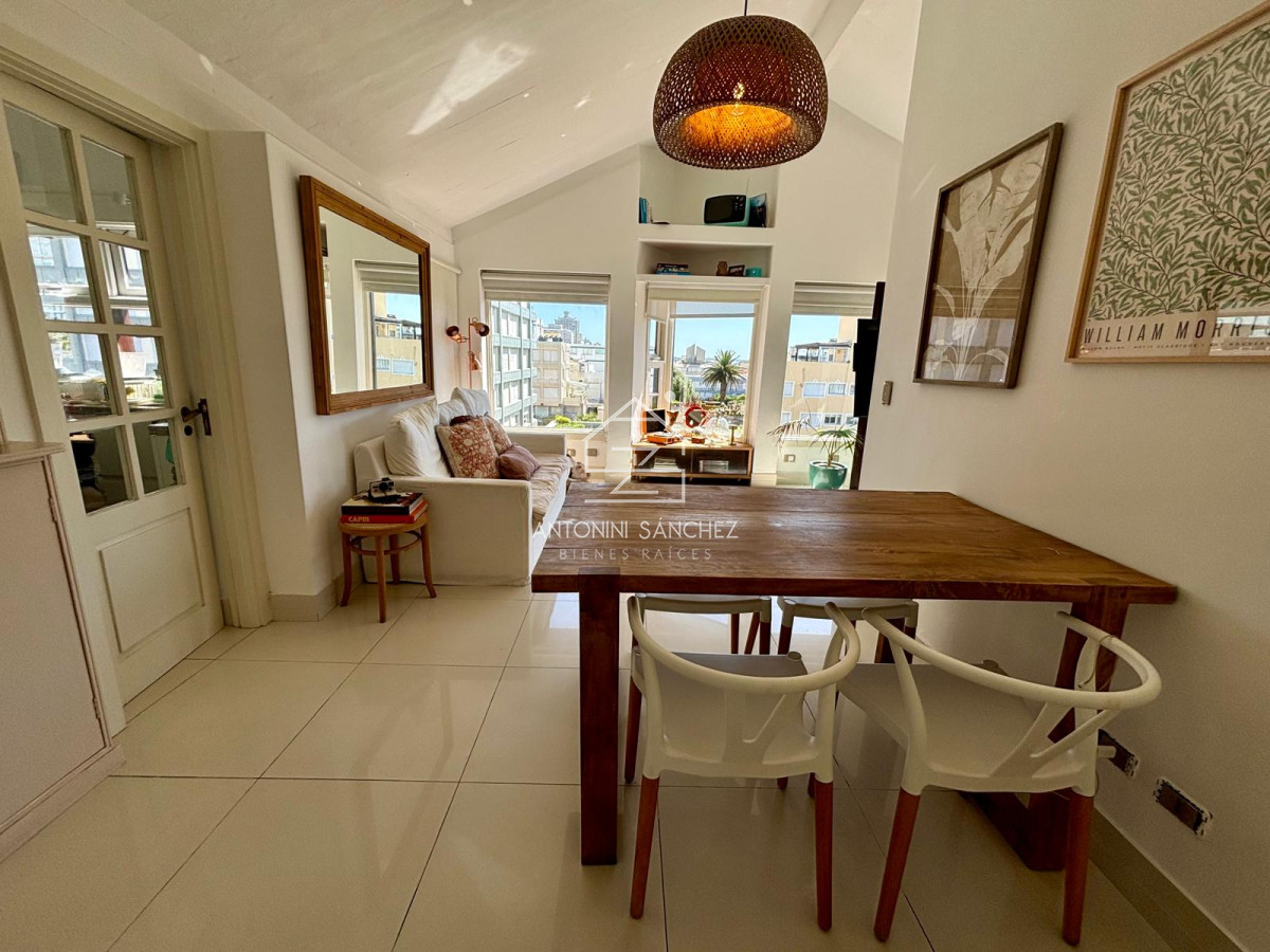 Apartamento ID.1569 - Apartamento en venta de 2 dormitorios, en peninsula.