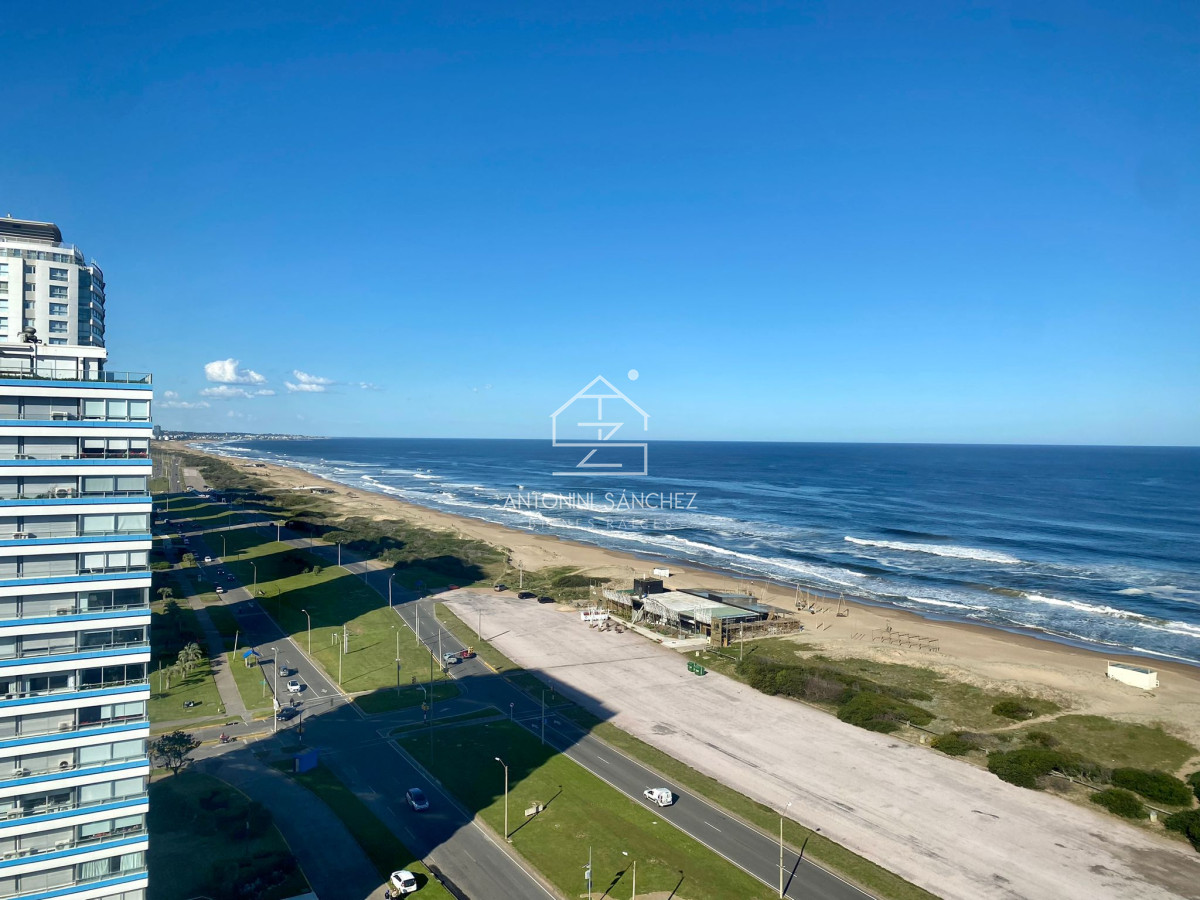 Apartamento ID.1406 - Apartamento en alquiler temporal, de 3 dormitorios en playa brava! 