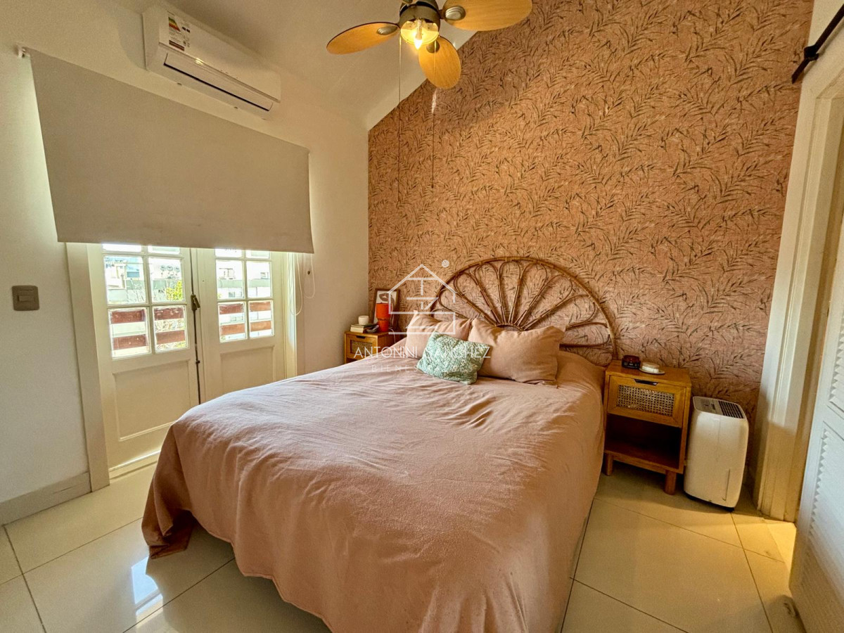 Apartamento ID.1569 - Apartamento en venta de 2 dormitorios, en peninsula.