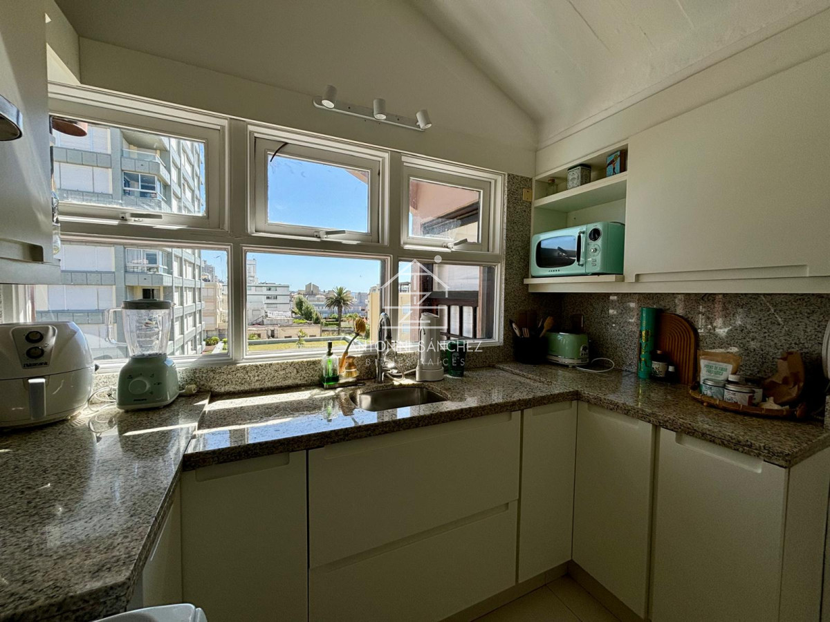 Apartamento ID.1569 - Apartamento en venta de 2 dormitorios, en peninsula.
