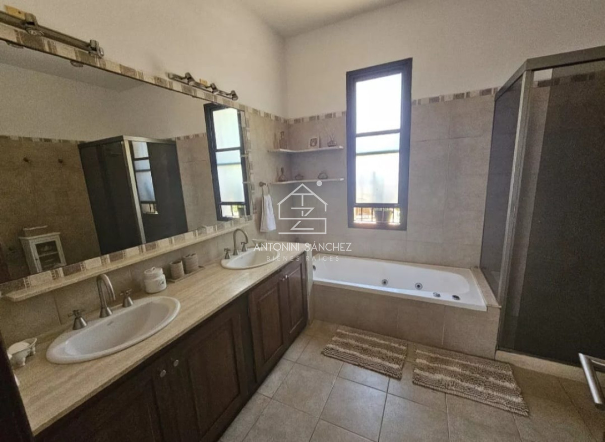 Casa ID.2784 - Alquiler temporada casa de 5 dormitorios en playa Mansa.