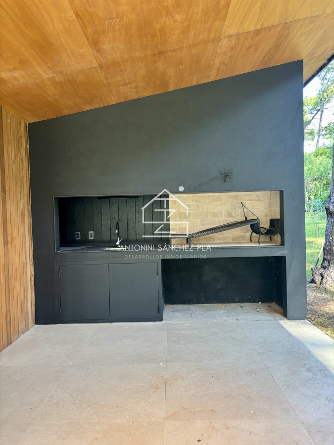 Casa ID.4651 - Venta casa de 4 dormitorios en Rincón del Indio, Barrio Privado Noreste Residences
