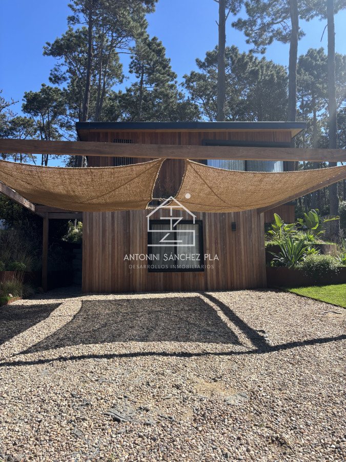 Casa ID.4651 - Venta casa de 4 dormitorios en Rincón del Indio, Barrio Privado Noreste Residences