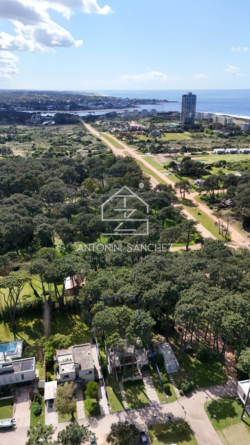 Casa ID.2119 - Casa en venta de 4 dormitorios, en Barrio Cerrado en Rincon del Indio 