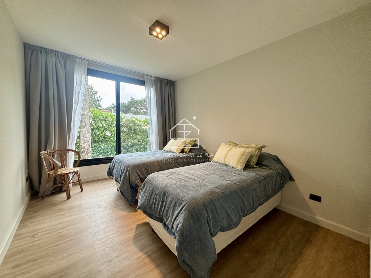 Casa ID.4651 - Venta casa de 4 dormitorios en Rincón del Indio, Barrio Privado Noreste Residences