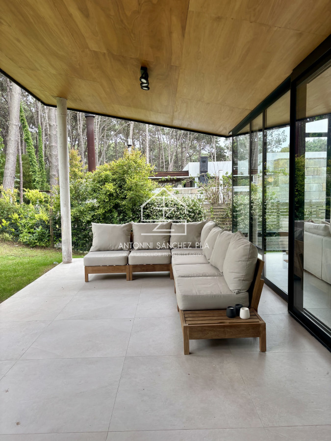 Casa ID.4651 - Venta casa de 4 dormitorios en Rincón del Indio, Barrio Privado Noreste Residences