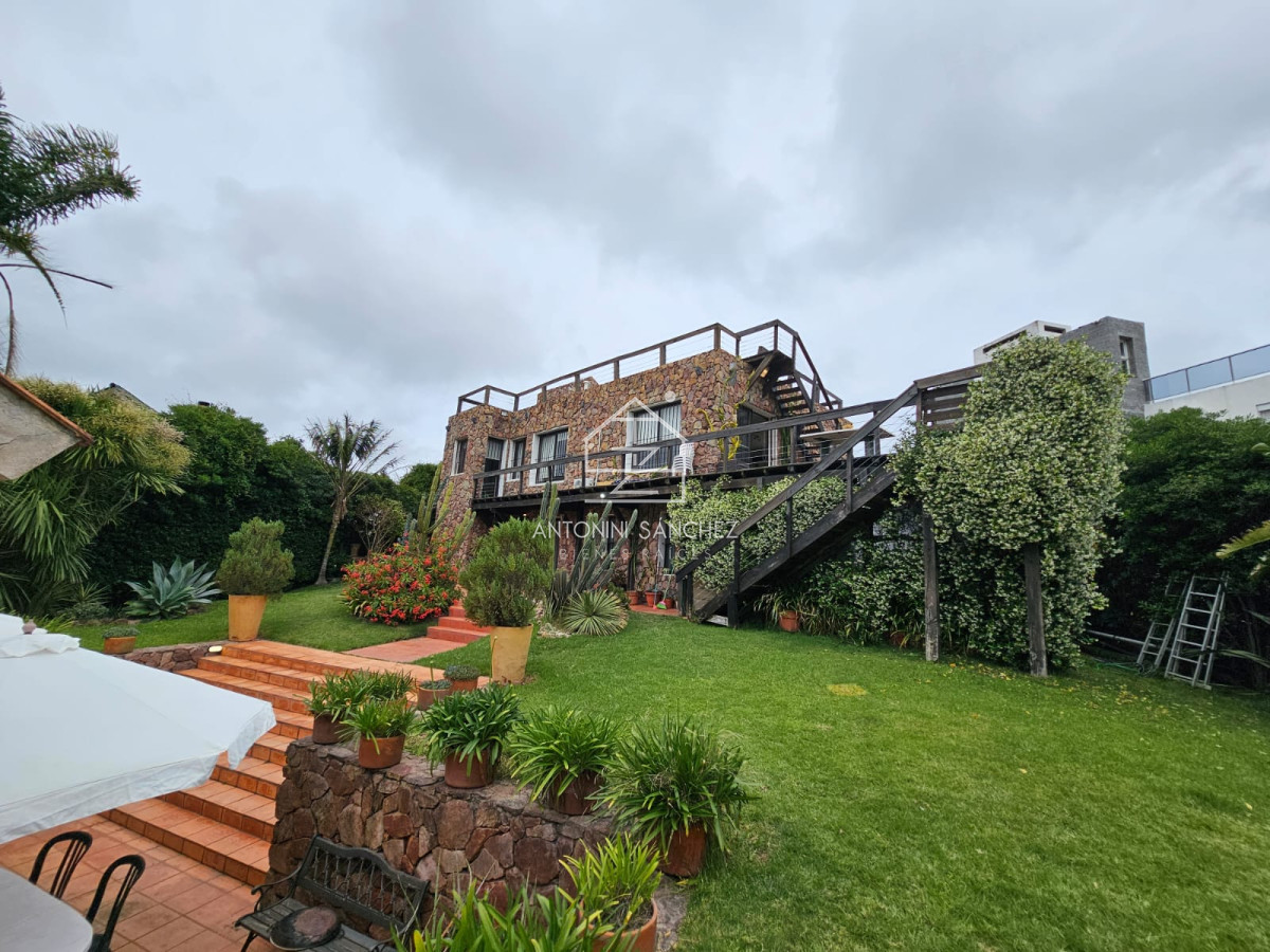 Casa ID.2784 - Alquiler temporada casa de 5 dormitorios en playa Mansa.