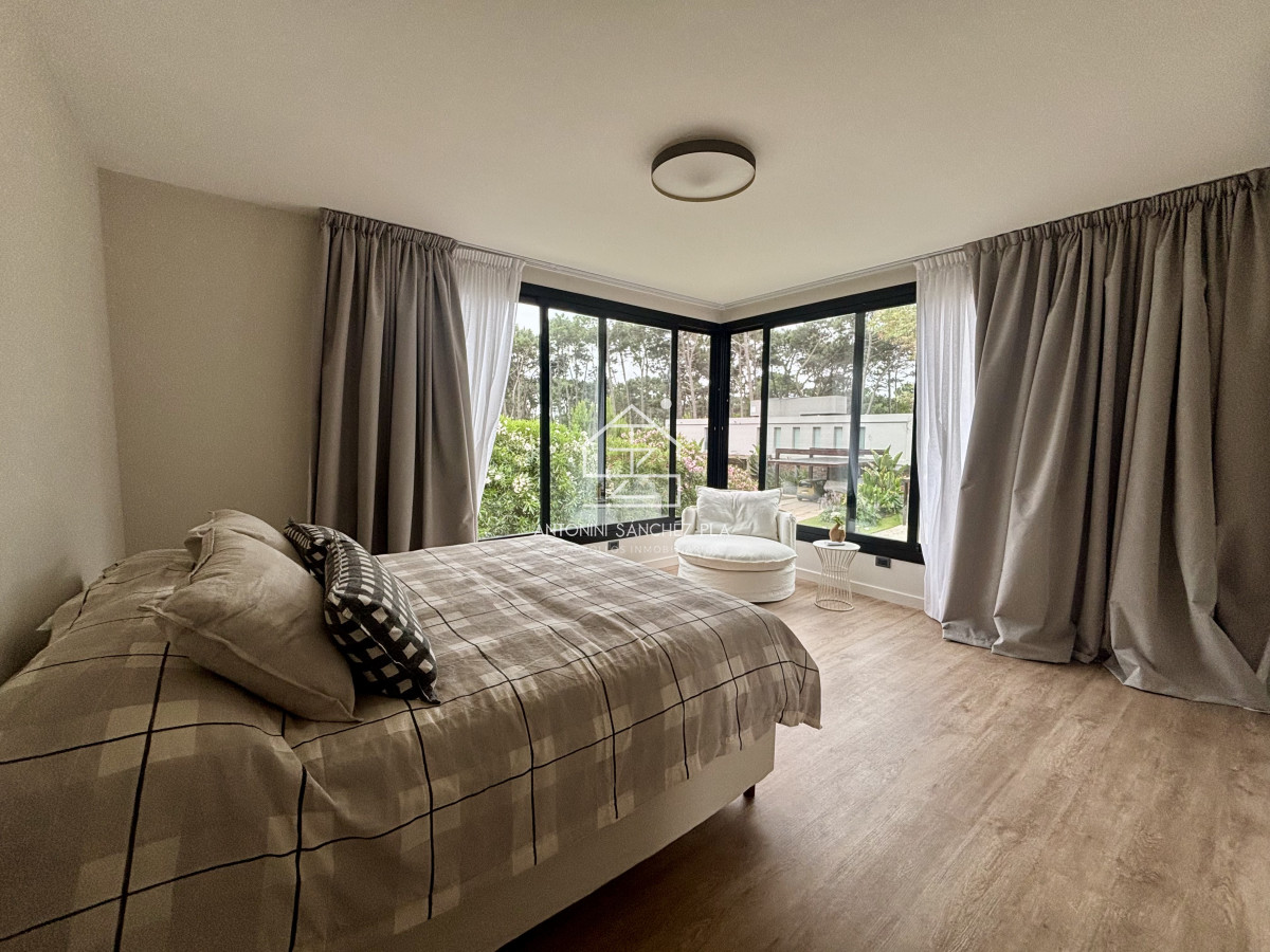 Casa ID.4651 - Venta casa de 4 dormitorios en Rincón del Indio, Barrio Privado Noreste Residences