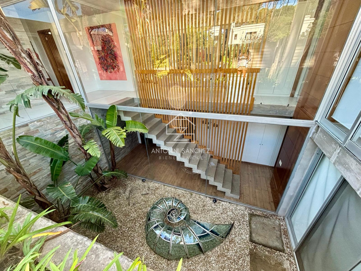 Casa ID.2119 - Casa en venta de 4 dormitorios, en Barrio Cerrado en Rincon del Indio 