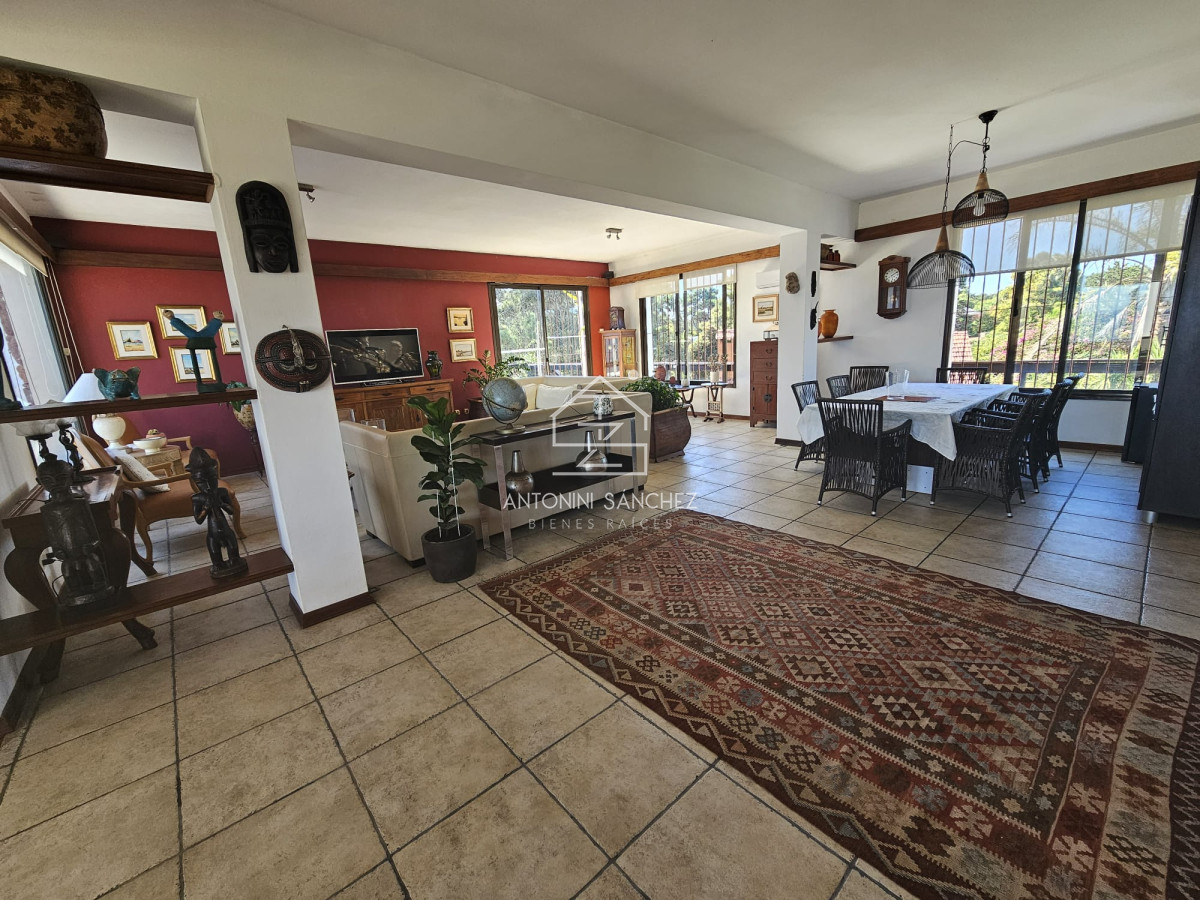 Casa ID.2784 - Alquiler temporada casa de 5 dormitorios en playa Mansa.