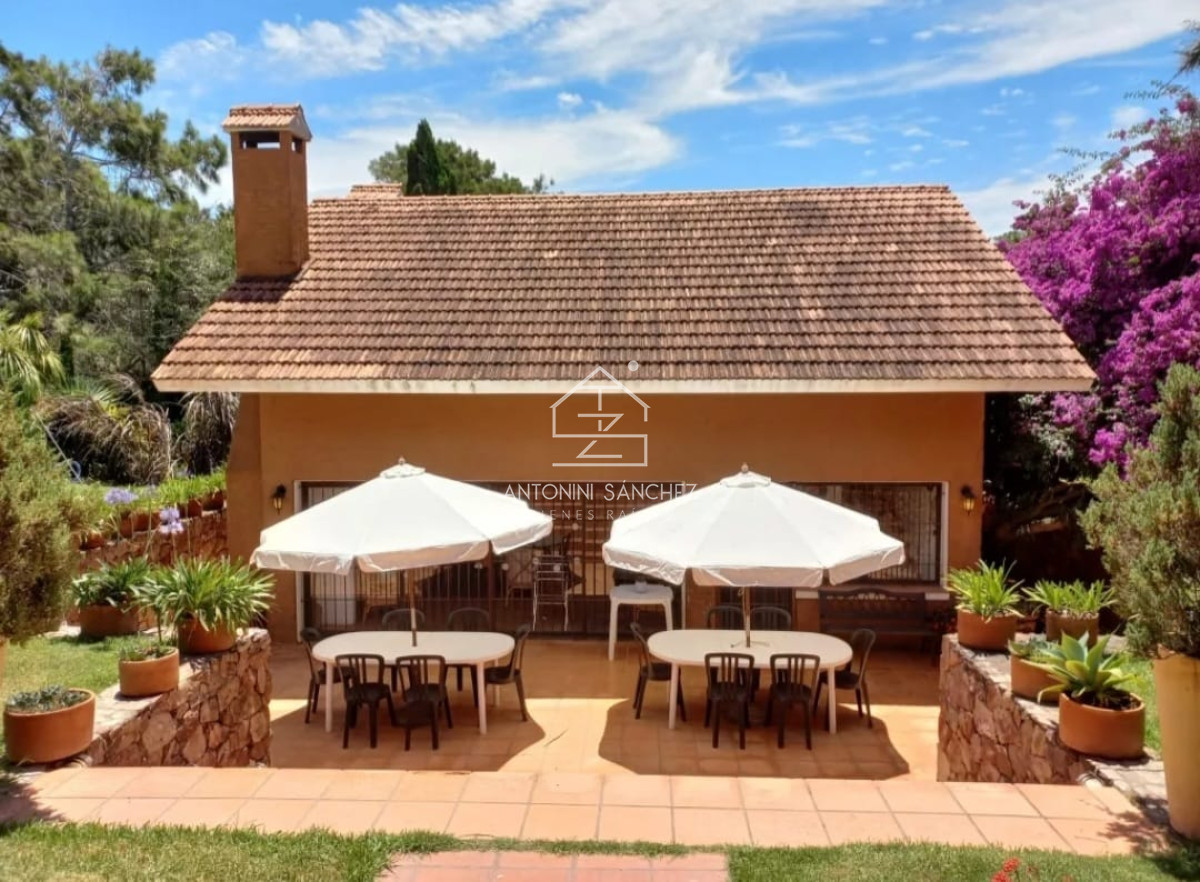 Casa ID.2784 - Alquiler temporada casa de 5 dormitorios en playa Mansa.