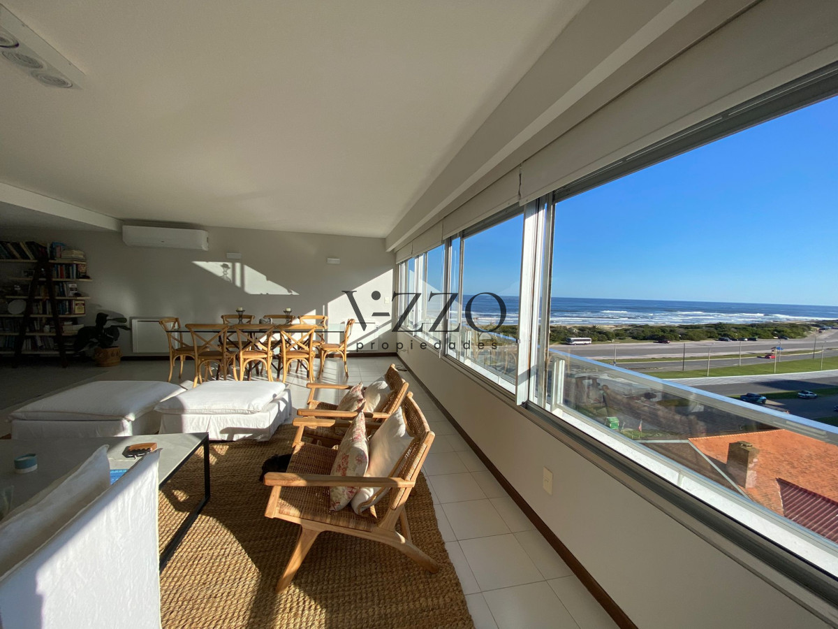Apartamento ID.863/Apartamento-en-alquiler,-de-3-dormitorios,-en-playa-brava,-frente-al-mar!- - Apartamento en alquiler, de 3 dormitorios, en playa brava, frente al mar! 