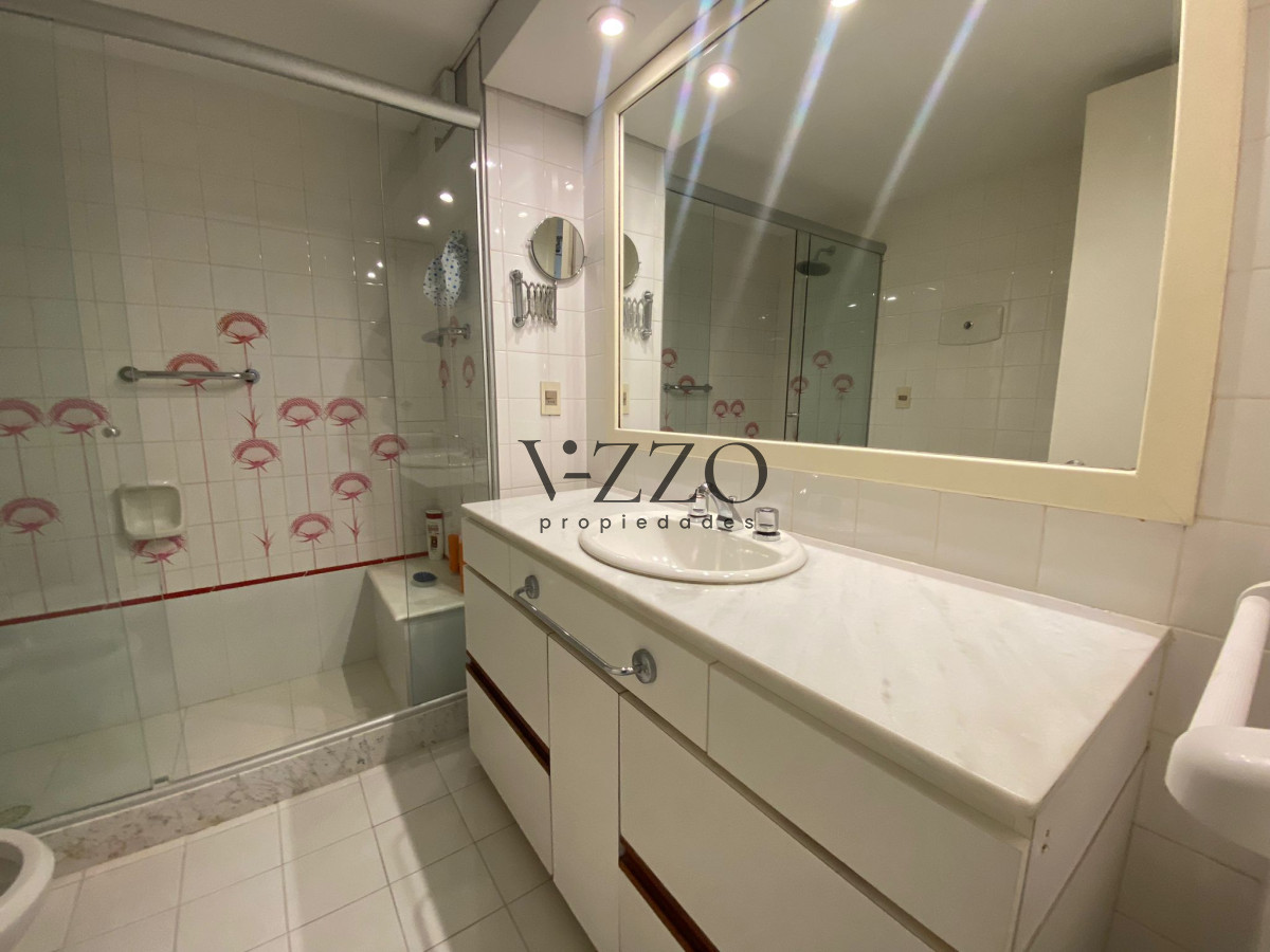 Apartamento ID.863/Apartamento-en-alquiler,-de-3-dormitorios,-en-playa-brava,-frente-al-mar!- - Apartamento en alquiler, de 3 dormitorios, en playa brava, frente al mar! 