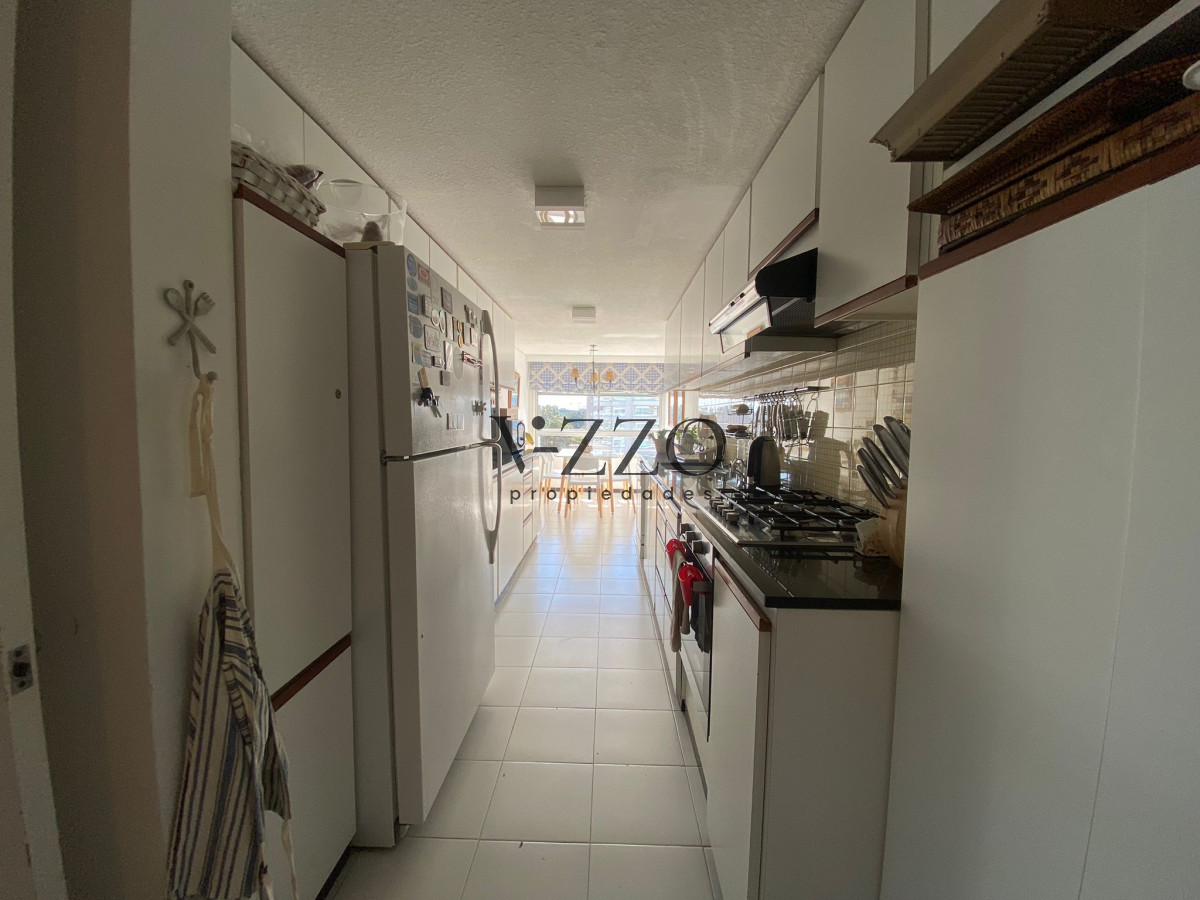 Apartamento ID.863/Apartamento-en-alquiler,-de-3-dormitorios,-en-playa-brava,-frente-al-mar!- - Apartamento en alquiler, de 3 dormitorios, en playa brava, frente al mar! 