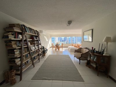 Apartamento ID.863/Apartamento-en-alquiler,-de-3-dormitorios,-en-playa-brava,-frente-al-mar!- - Apartamento en alquiler, de 3 dormitorios, en playa brava, frente al mar! 