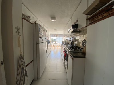 Apartamento ID.863/Apartamento-en-alquiler,-de-3-dormitorios,-en-playa-brava,-frente-al-mar!- - Apartamento en alquiler, de 3 dormitorios, en playa brava, frente al mar! 