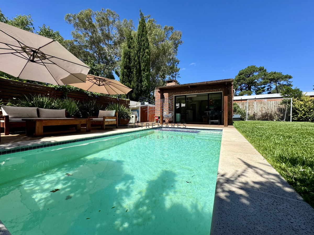 Casa ID.107 - Casa en venta, de 3 dormitorios, en zona Cantegril 