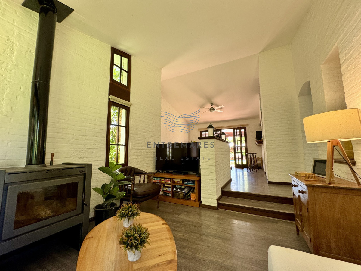 Casa ID.107 - Casa en venta, de 3 dormitorios, en zona Cantegril 
