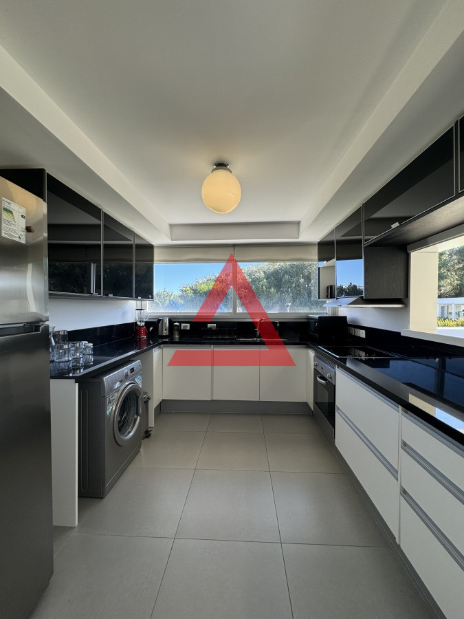 Apartamento ID.170 - Apartamento en venta de 2 dormitorios en playa Brava, complejo Silente.
