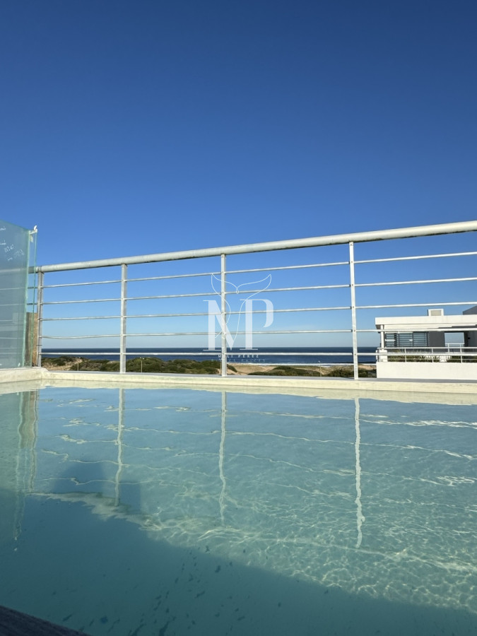 Apartamento ID.22 - Penthouse en venta, de 3 dormitorios en suite, en Playa Brava