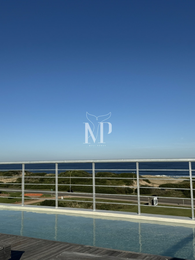 Apartamento ID.22 - Penthouse en venta, de 3 dormitorios en suite, en Playa Brava