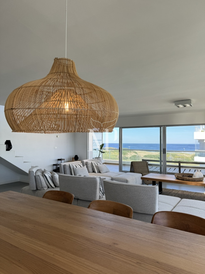 Apartamento ID.22 - Penthouse en venta, de 3 dormitorios en suite, en Playa Brava