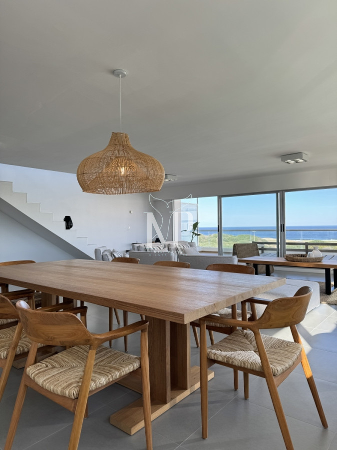 Apartamento ID.22 - Penthouse en venta, de 3 dormitorios en suite, en Playa Brava