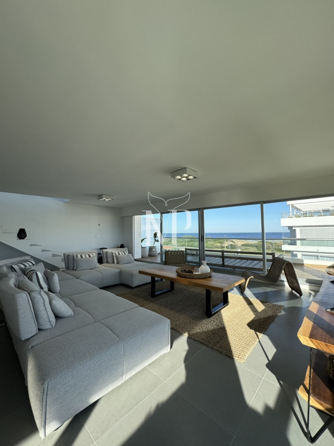 Apartamento ID.22 - Penthouse en venta, de 3 dormitorios en suite, en Playa Brava