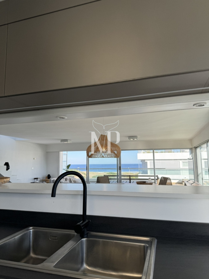 Apartamento ID.22 - Penthouse en venta, de 3 dormitorios en suite, en Playa Brava