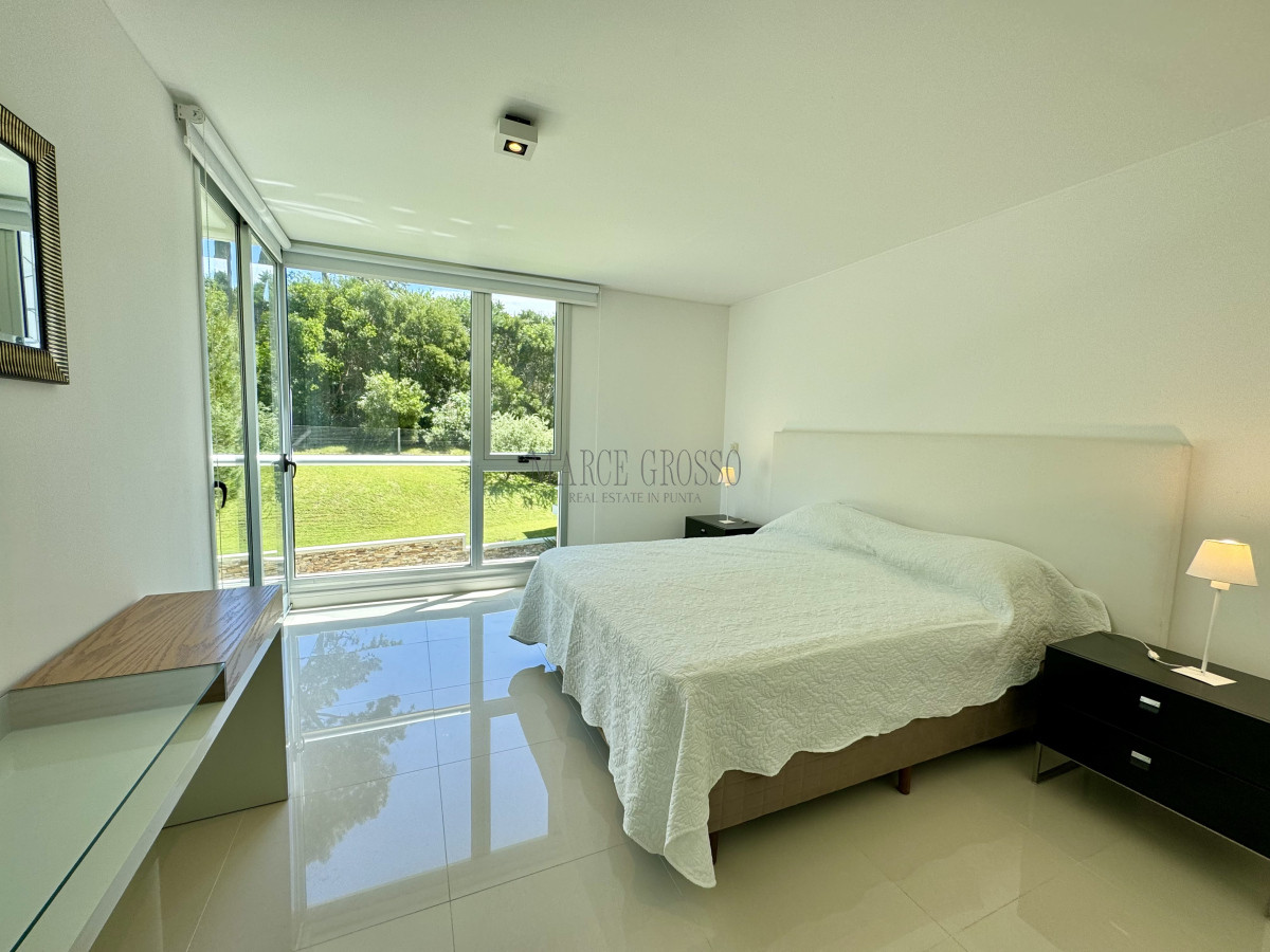 Apartamento ID.133 - Venta apartamento de 3 dormitorios en Playa Brava 