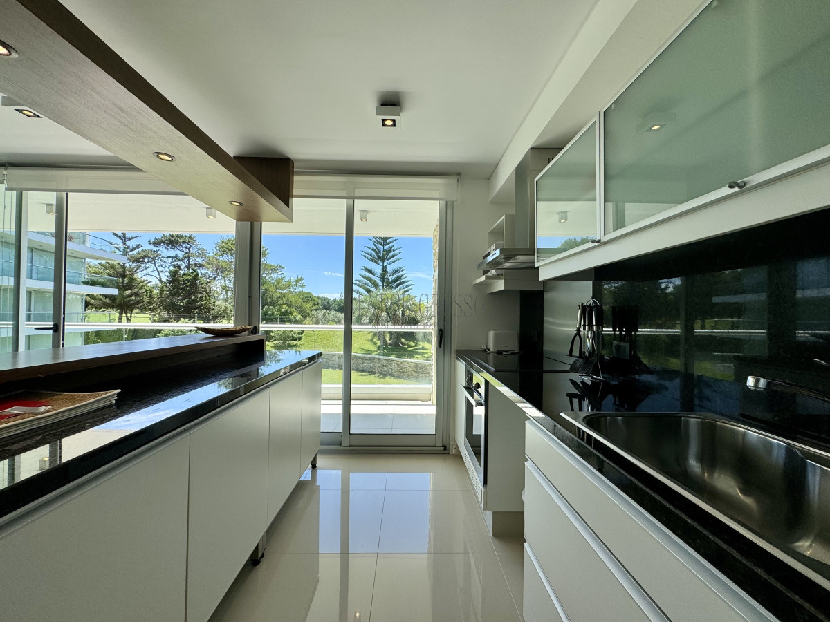 Apartamento ID.133 - Venta apartamento de 3 dormitorios en Playa Brava 