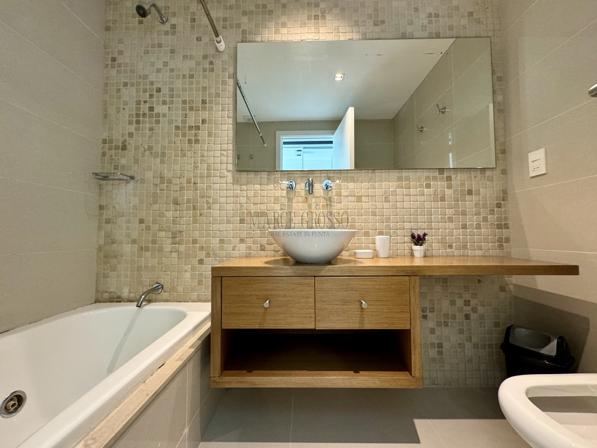 Apartamento ID.133 - Venta apartamento de 3 dormitorios en Playa Brava 