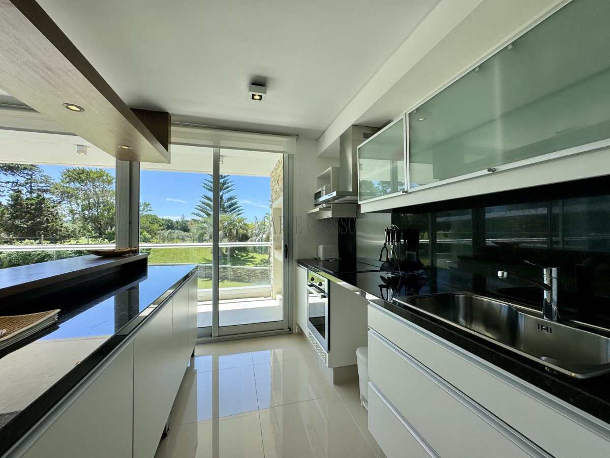 Apartamento ID.133 - Venta apartamento de 3 dormitorios en Playa Brava 