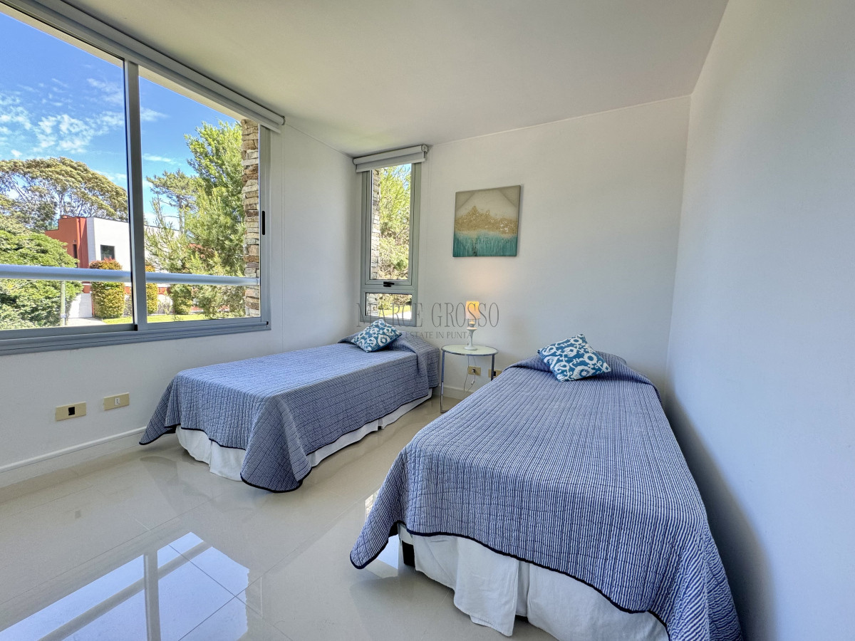 Apartamento ID.133 - Venta apartamento de 3 dormitorios en Playa Brava 