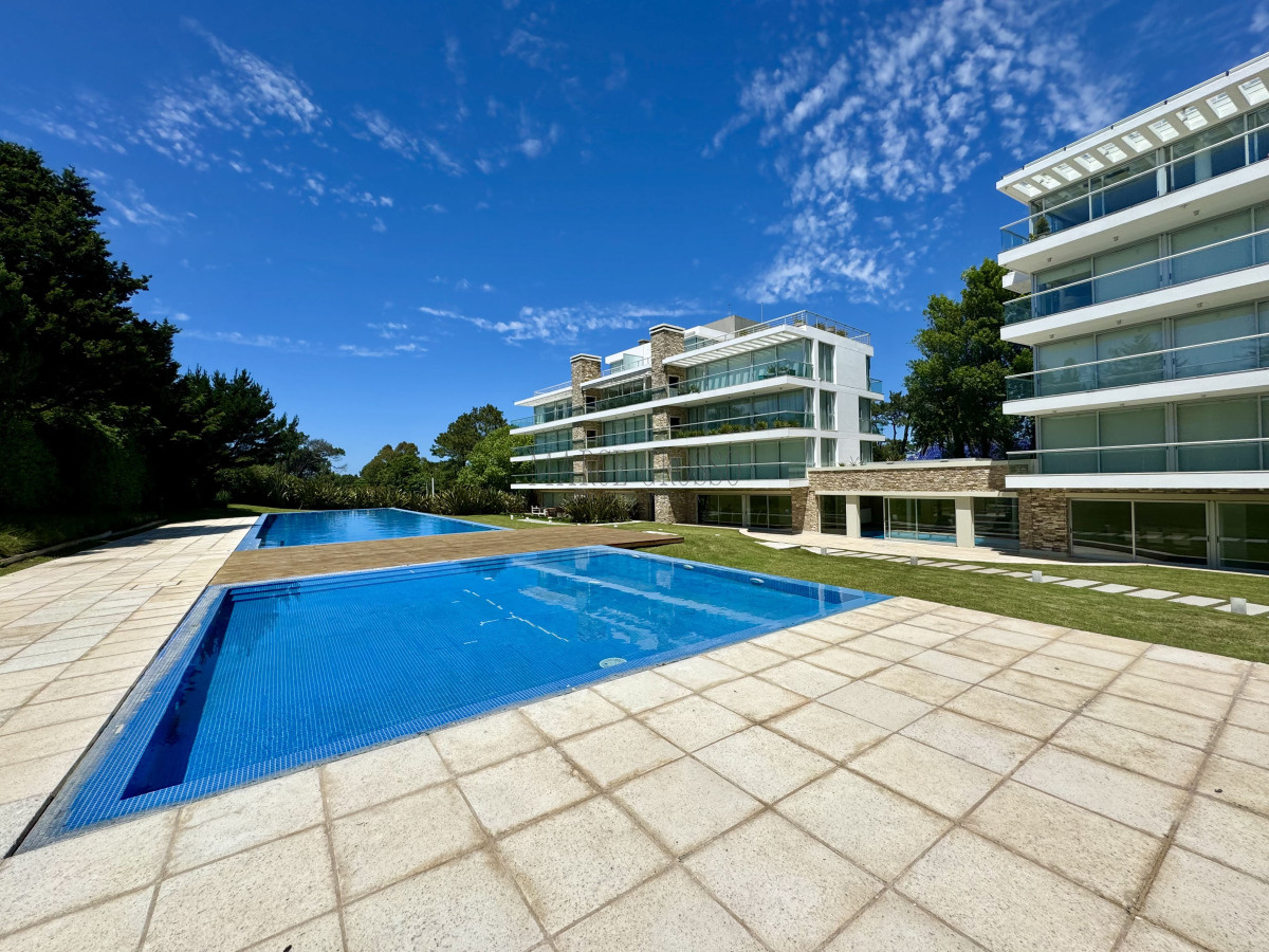 Apartamento ID.133 - Venta apartamento de 3 dormitorios en Playa Brava 