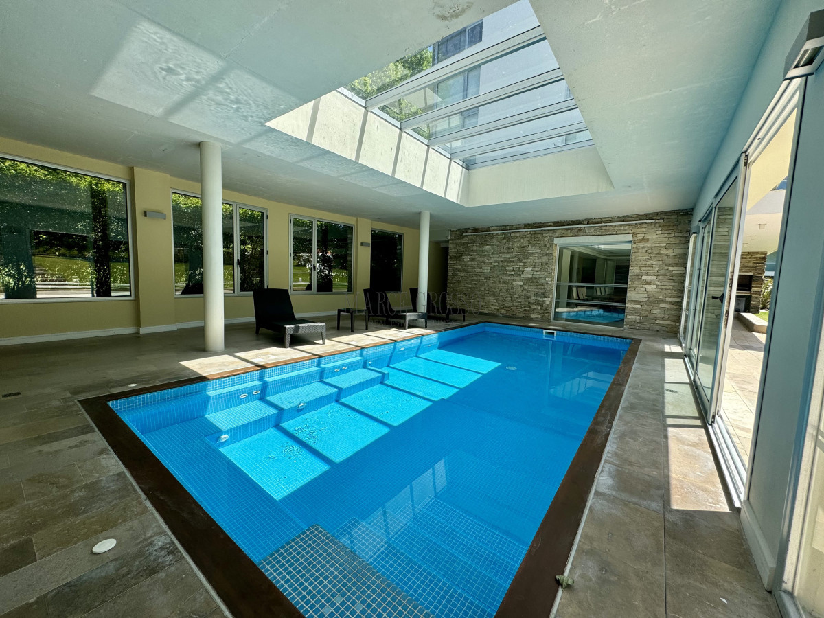 Apartamento ID.133 - Venta apartamento de 3 dormitorios en Playa Brava 