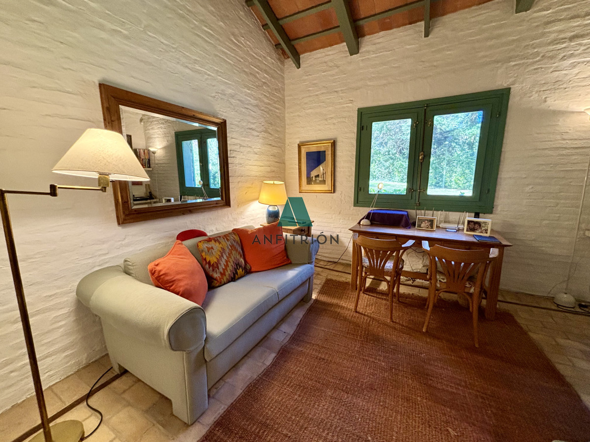 Casa ID.774 - Venta casa de 5 dormitorios en barrio Golf, Punta del Este