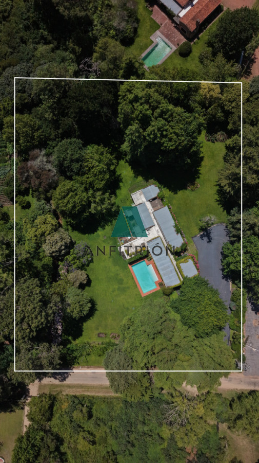 Casa ID.774 - Venta casa de 5 dormitorios en barrio Golf, Punta del Este