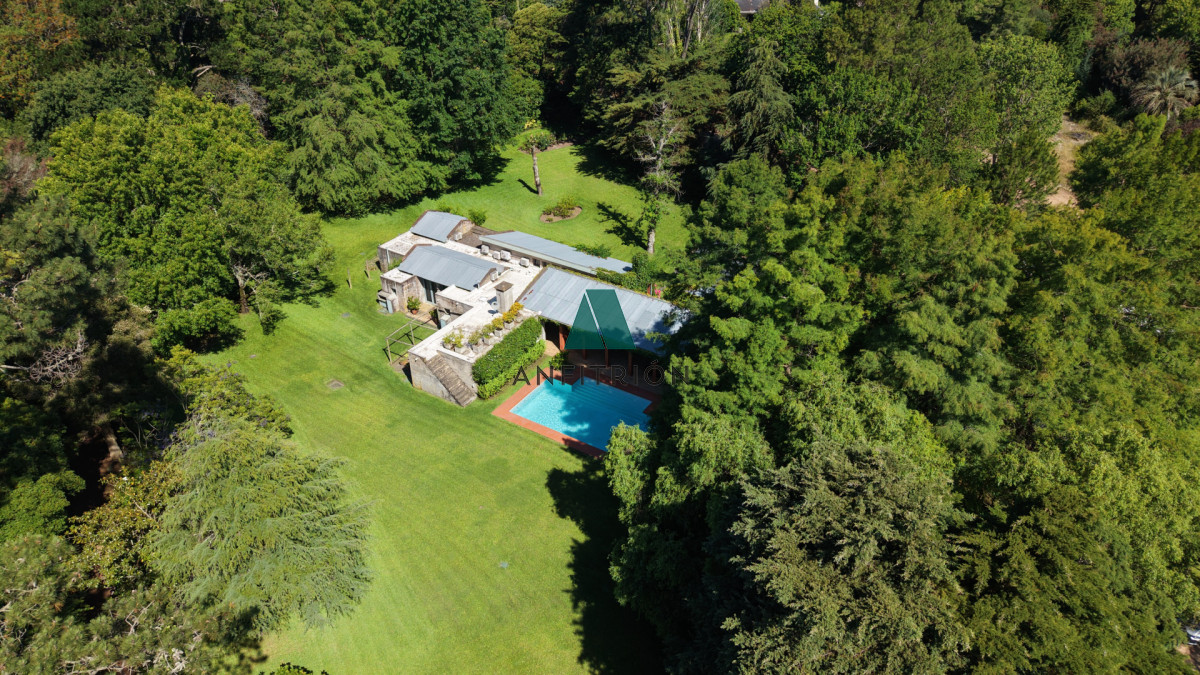 Casa ID.774 - Venta casa de 5 dormitorios en barrio Golf, Punta del Este