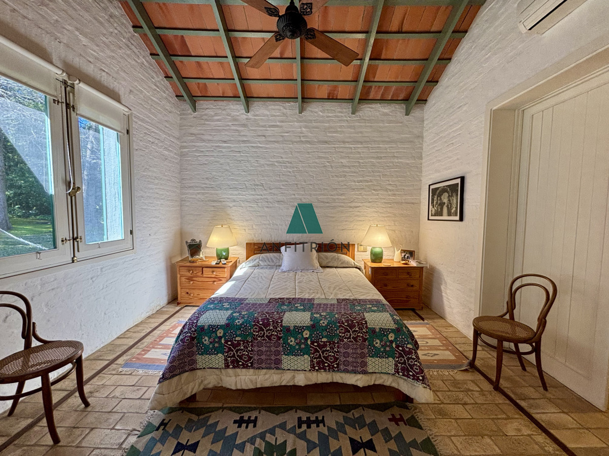 Casa ID.774 - Venta casa de 5 dormitorios en barrio Golf, Punta del Este
