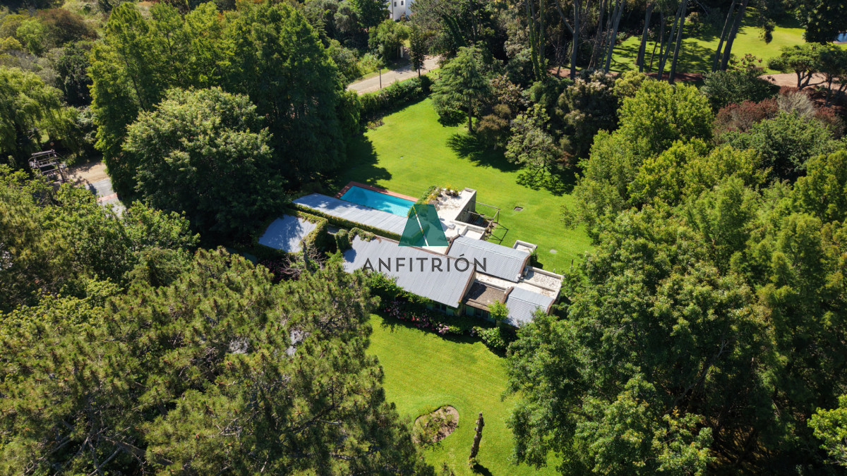 Casa ID.774 - Venta casa de 5 dormitorios en barrio Golf, Punta del Este