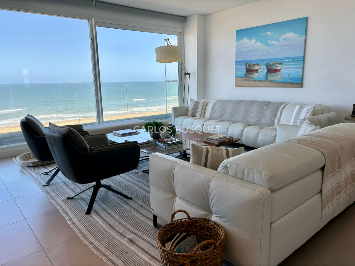 Apartamento ID.436 - Apartamento en alquiler temporal de 3 dormitorios, en playa brava, primera fila