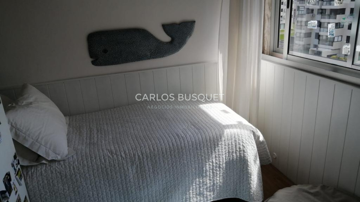 Apartamento ID.258 - Apartamento en Venta, de 2 dormitorios, playa brava! Reciclado! 