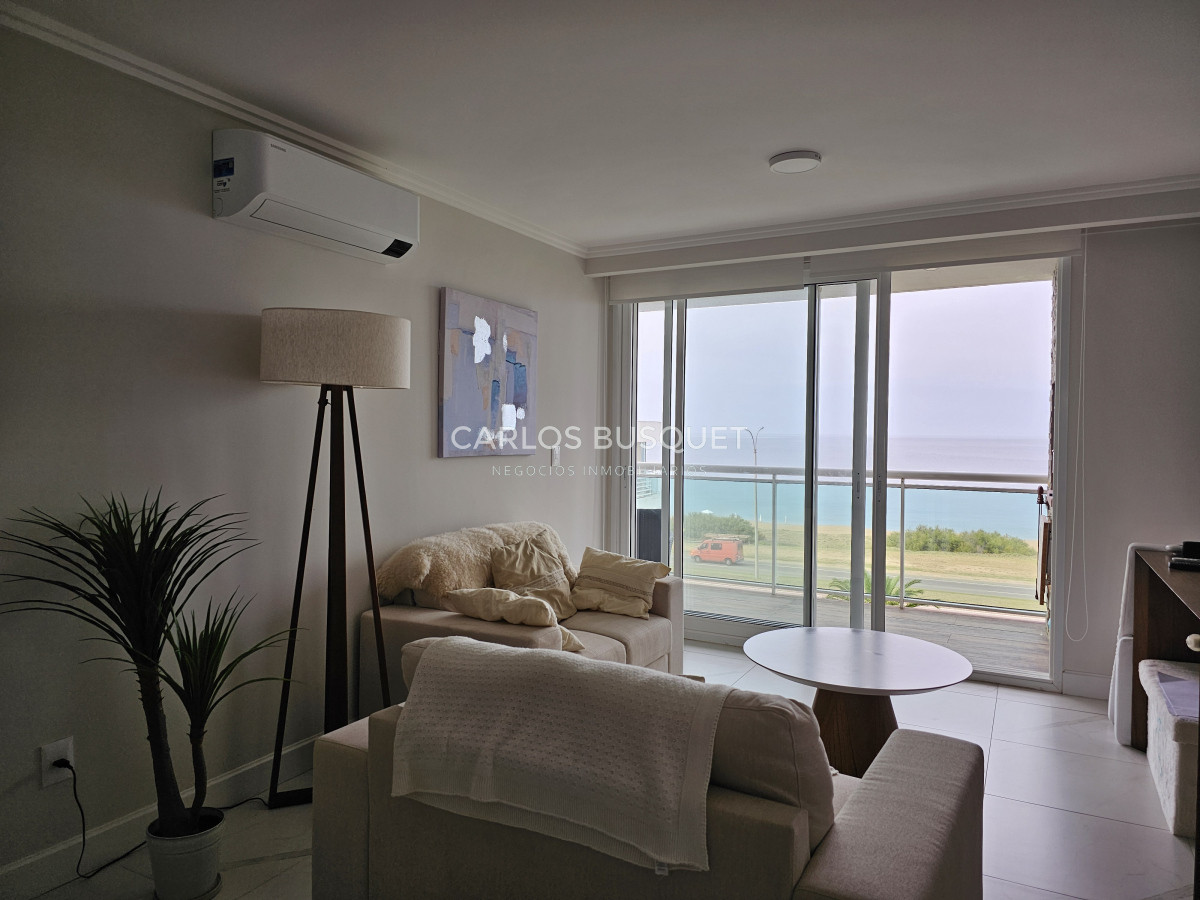 Venta de apartamento 2 dormitorios en Playa Mansa, edificio Cruceros  - CBI976A
