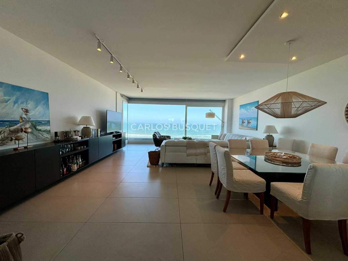 Apartamento ID.436 - Apartamento en alquiler temporal de 3 dormitorios, en playa brava, primera fila