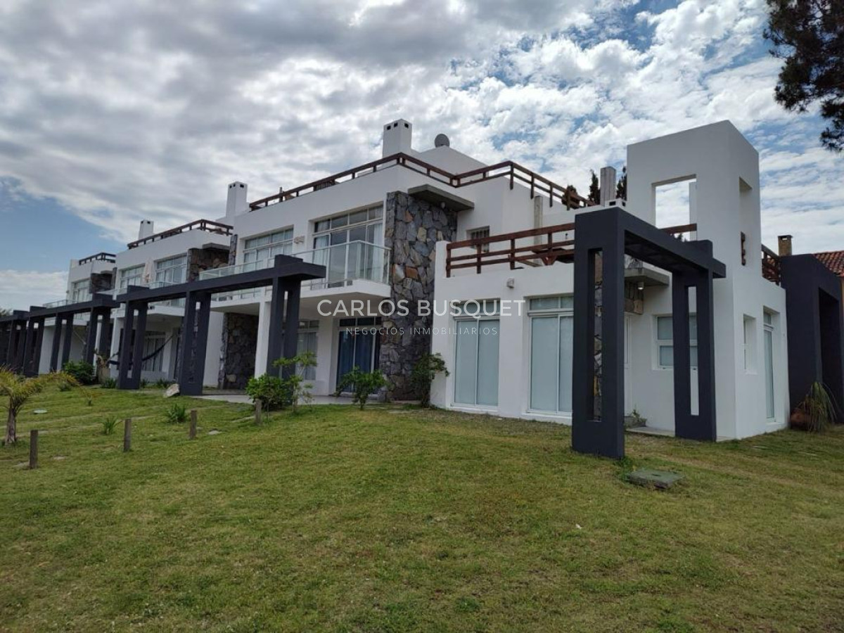 Apartamento ID.448 - Apartamento en alquiler temporal, de 3 dormitorios, en Manantiales 