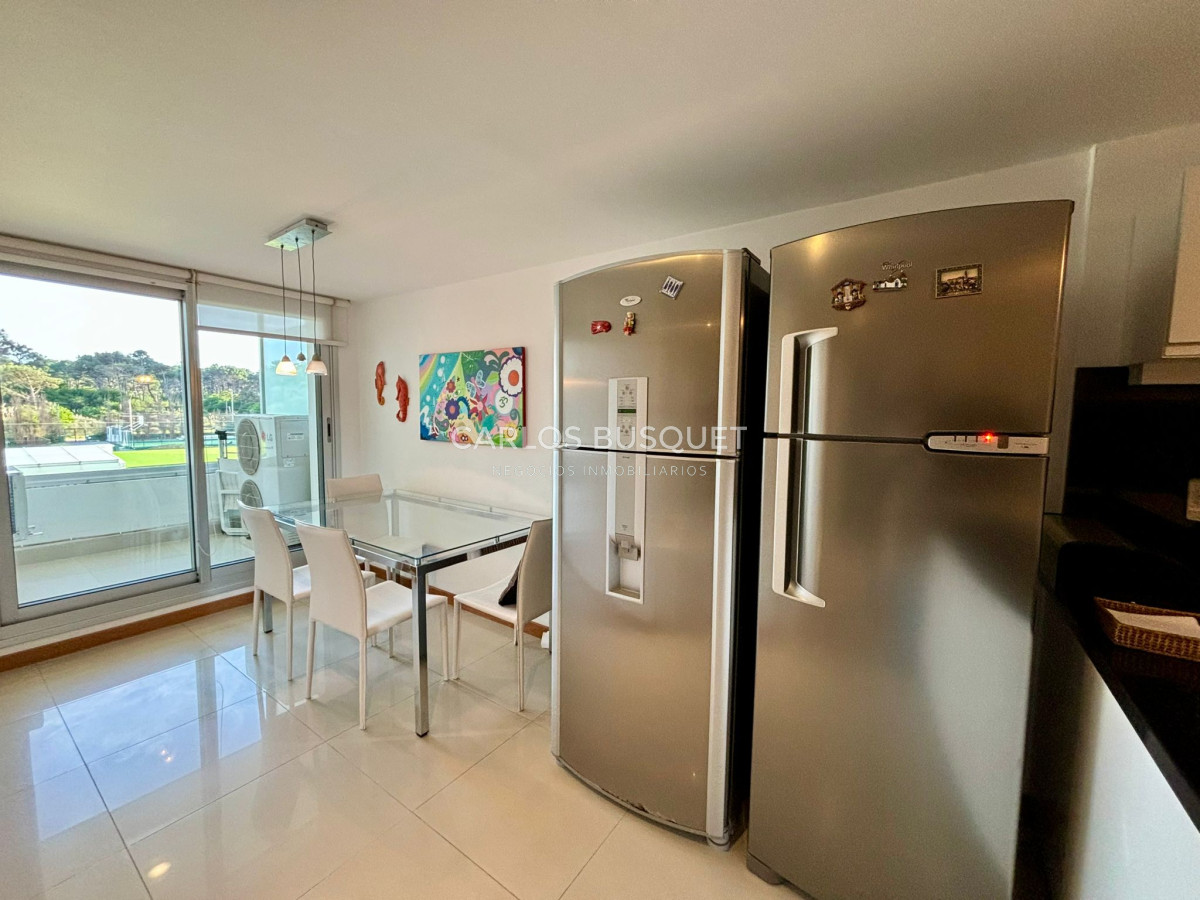 Apartamento ID.639 - Apartamento en alquiler anual o temporal, de 3 dormitorios y servicio, en playa Brava! 